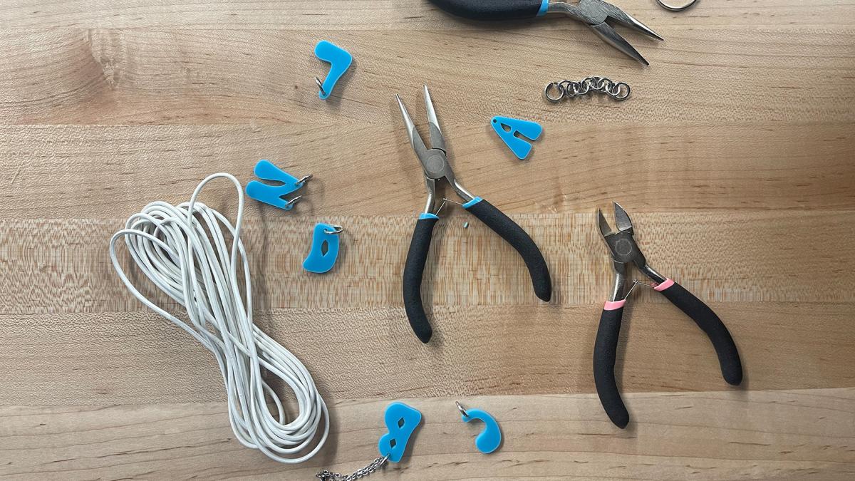 Jewelry making tools (Image)